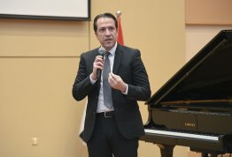 Hosting the UAE's first music composer 